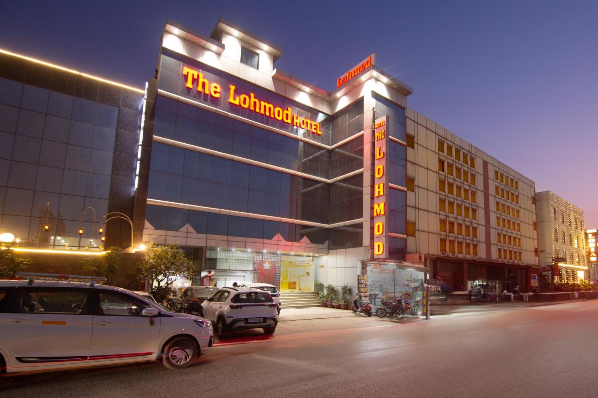 Hotel Lohmod At National Highway 8 - Free Airport Transffer Нью-Делі Екстер'єр фото