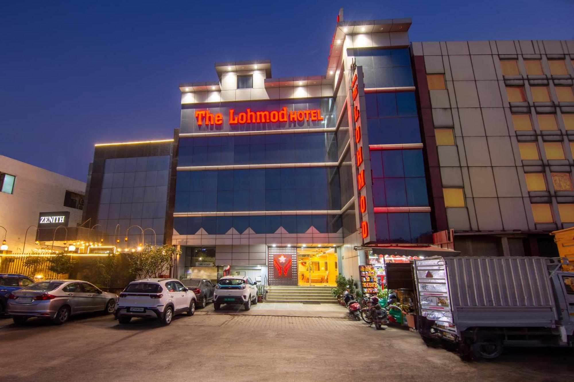 Hotel Lohmod At National Highway 8 - Free Airport Transffer Нью-Делі Екстер'єр фото