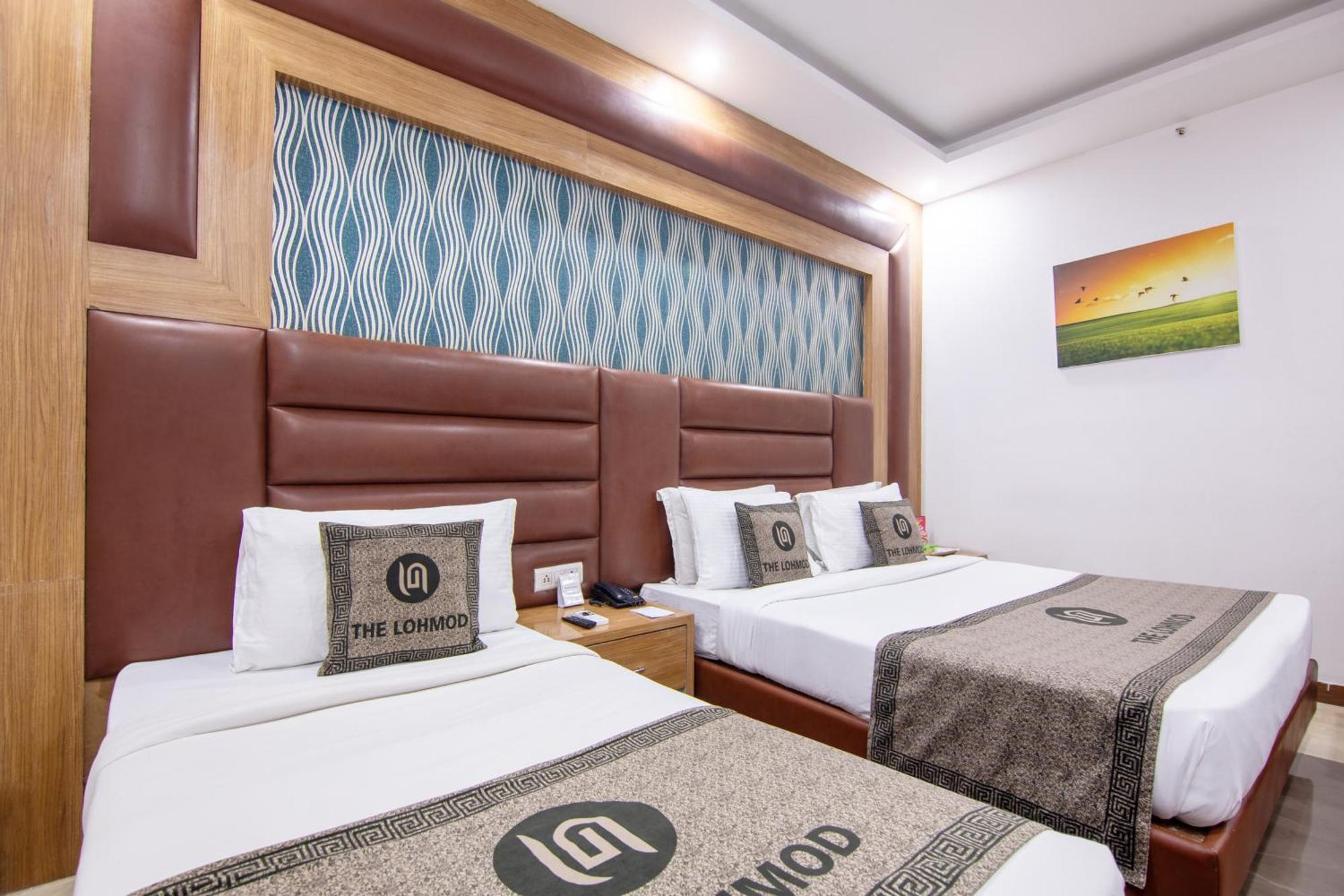 Hotel Lohmod At National Highway 8 - Free Airport Transffer Нью-Делі Екстер'єр фото