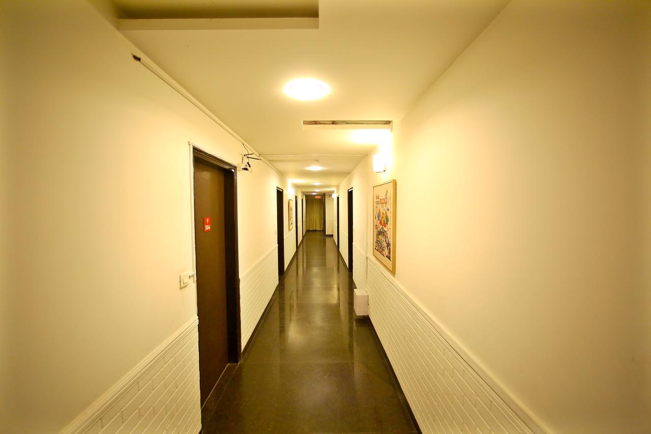 Hotel Lohmod At National Highway 8 - Free Airport Transffer Нью-Делі Екстер'єр фото